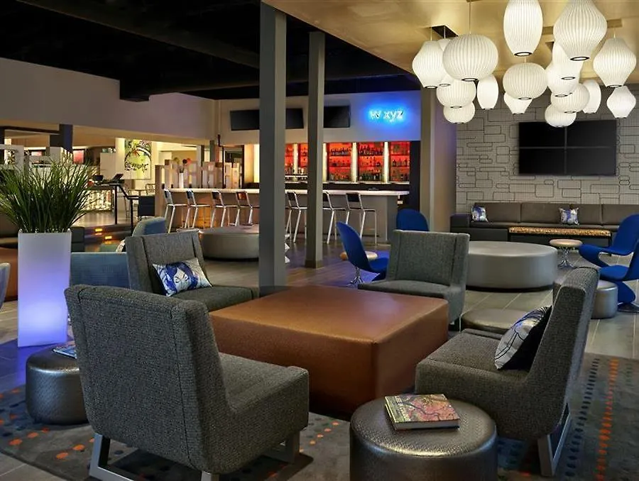 Aloft Hotel Calgary University 4*,  Canada